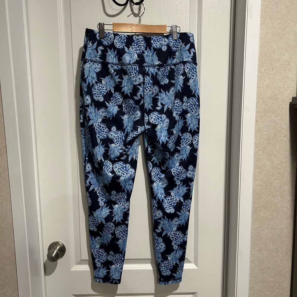 Crown & Ivy Sport Pineapple Leggings L - Picture 3 of 4